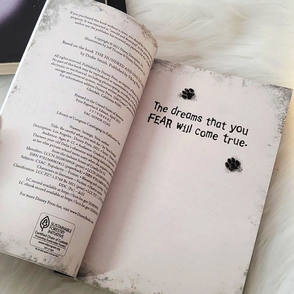 Disney Chills Chapter Book Bundle of 3 Ursula Beast & Cruella Novels - Picture 12 of 14